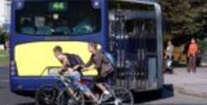Fotó: Balesetmentes percek - Kerékpáros közlekedés a villamospályán