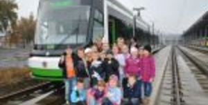 Fotó: Busz és villamos látogatóba érkeztek az iskolások
