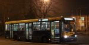 Fotó: Villamospótló autóbuszok közlekednek este a Tiszai pályaudvar és a Selyemrét megállóhely között