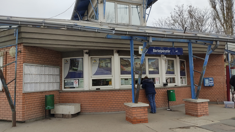 Vasárnap 14 órakor bezár a jegypénztár a Tiszai pályaudvaron