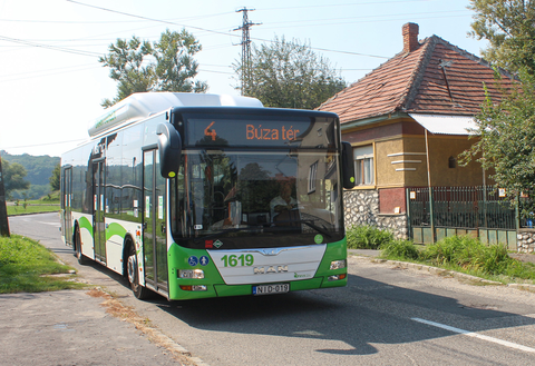 4-es jelzésű autóbusz