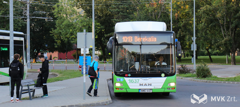 101B-s jelzésű autóbusz