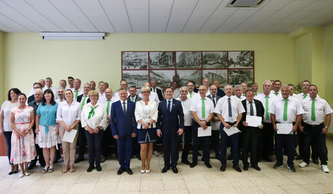 csoportkép a díjazottakról