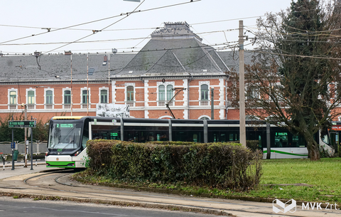 2V villamos a Tiszai pályaudvaron