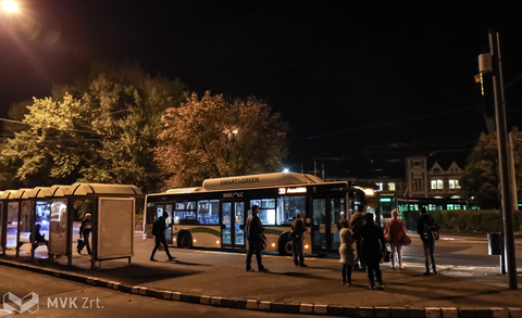 30-as járat Tiszai pályaudvaron