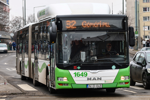 32-es jelzésű MVK autóbusz Miskolcon