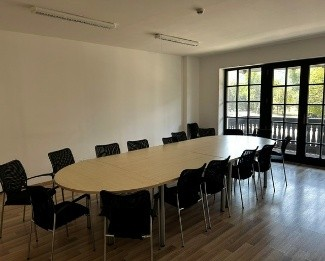 Kiadó irodahelyiség a Bagolyvárban