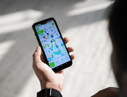 MobilOn+ applikáció megjelenítése a telefon kijelzőjén