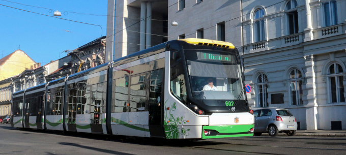 Villamospótló autóbusz szállítja az utasokat március 15-én is
