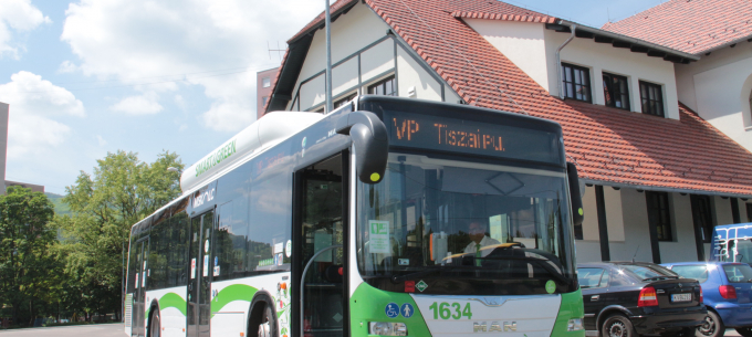 Villamospótló autóbusz közlekedik az Újgyőri főtér – Felső-Majláth között