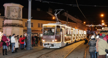 Változik a villamosközlekedés és a Városház téren megtekinthető az Adventi Villamos a Régiségvásár ideje alatt